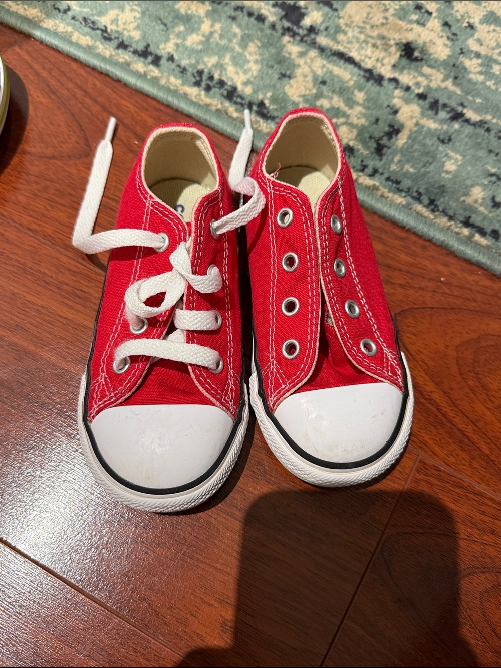 Converse low top sneakers size 8